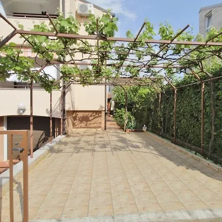 ゲストハウス Apartments Voric