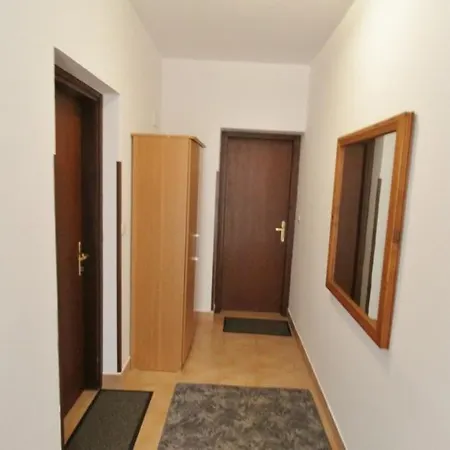 Apartments Voric ゲストハウス